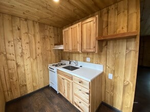 54100 Pine Crest Ave in Idyllwild, CA - Building Photo - Building Photo