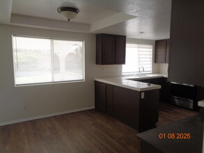 650 Esther Dr in Lancaster, CA - Building Photo - Building Photo