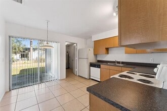 8137 Parrot Dr in Orlando, FL - Building Photo - Building Photo