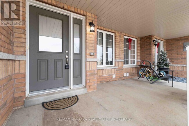 48 Juneberry Rd in Thorold, ON - Building Photo - Building Photo