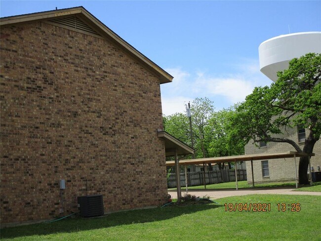 105 Wildwood Ct-Unit -B in Grapevine, TX - Building Photo - Building Photo