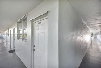 1515 NE 125th Terrace in North Miami, FL - Building Photo - Building Photo