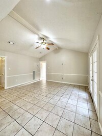 1503 W Donovan St photo'