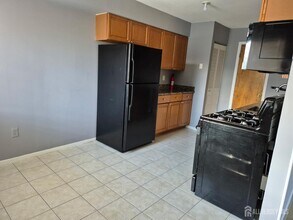 915 Edison Glen Terrace in Edison, NJ - Building Photo - Building Photo