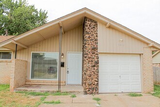 3012 Neighbors Ln in Del City, OK - Building Photo - Building Photo