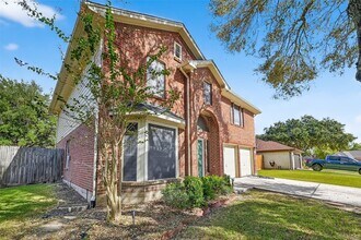 7115 Renfro Dr in Richmond, TX - Foto de edificio - Building Photo