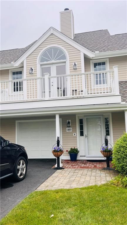 307 Corey Ln in Middletown, RI - Foto de edificio - Building Photo