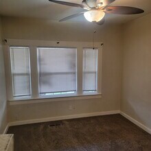 3140 1st Ave, Unit 3140 1st Ave 1st flr in Sacramento, CA - Foto de edificio - Building Photo
