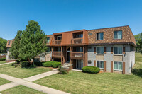 Towne Square Apartments in Lansing, MI - Building Photo - Building Photo