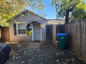 1380 Palm Ave in Chico, CA - Building Photo