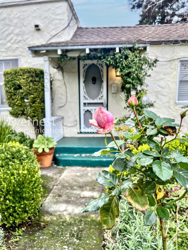 605 E Santa Inez Ave in San Mateo, CA - Building Photo - Building Photo