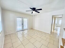 423 18th Ave N in St. Petersburg, FL - Building Photo