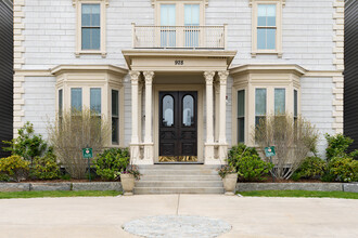 Collins Mansion Condominiums in Boston, MA - Foto de edificio - Building Photo