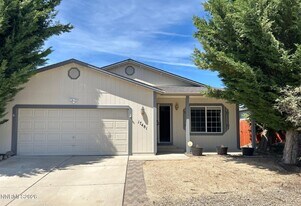 17481 Crystal Canyon Blvd in Reno, NV - Building Photo