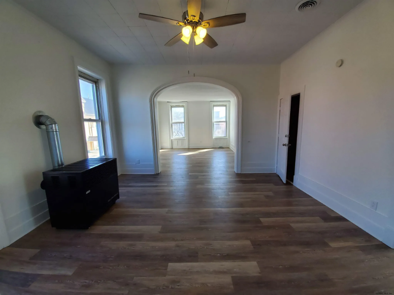 2339 4th Ave, Unit Unit-2 in Watervliet, NY - Building Photo