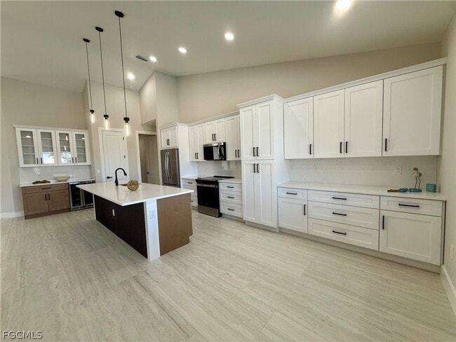 property at 102 NE 8th Pl