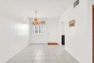 2555 NE 11th St, Unit 804 in Fort Lauderdale, FL - Building Photo - Building Photo