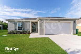 664 SW Backert Ave in Port St. Lucie, FL - Building Photo