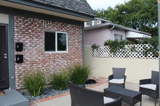 9703 National Blvd, Unit 1 in Los Angeles, CA - Building Photo - Building Photo