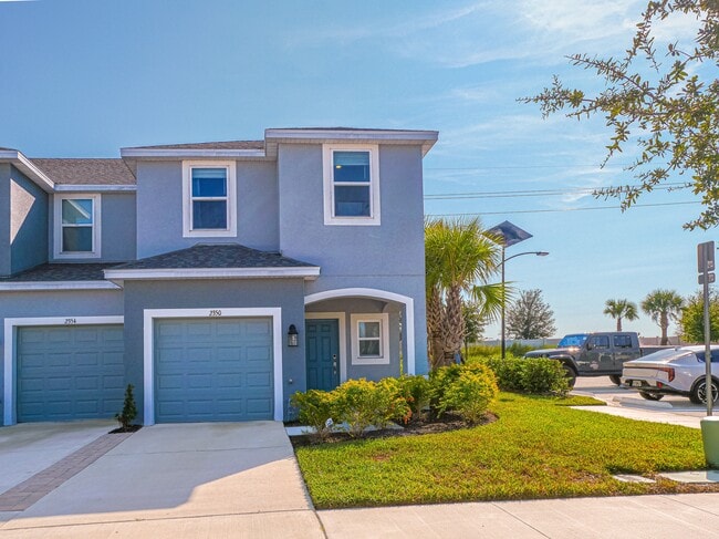 2350 Paravane Wy in Wesley Chapel, FL - Building Photo - Building Photo