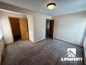 812 Canyon Ave in Garretson, SD - Building Photo - Building Photo