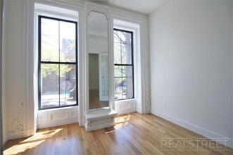 631 Willoughby Ave-Unit -2 in Brooklyn, NY - Building Photo - Building Photo