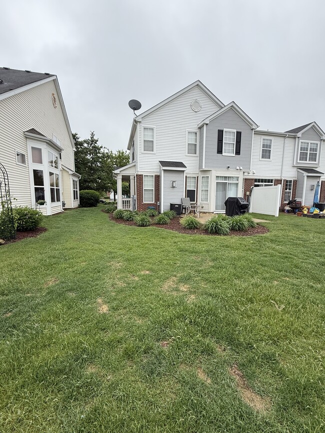 1147 Heron Cir in Joliet, IL - Building Photo - Building Photo