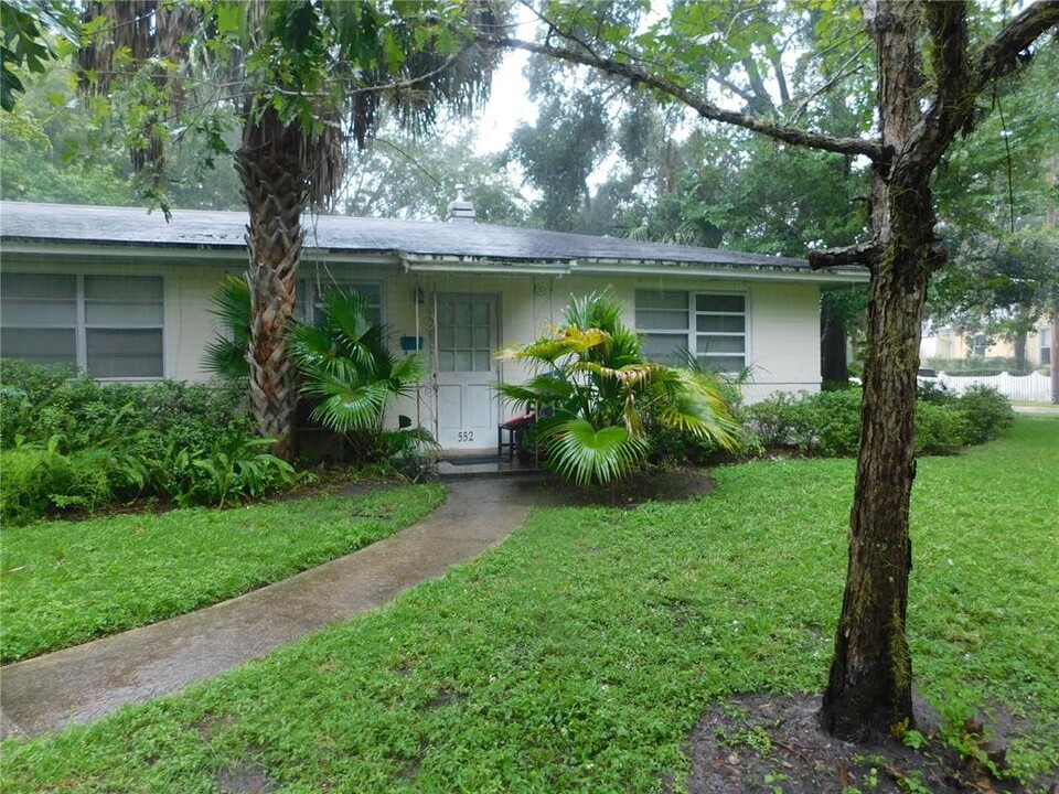 552 NE 5th Ave in Gainesville, FL - Building Photo