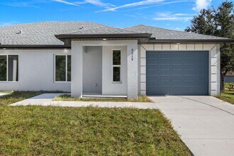 2213 Kenneth Ave S in Lehigh Acres, FL - Building Photo - Building Photo