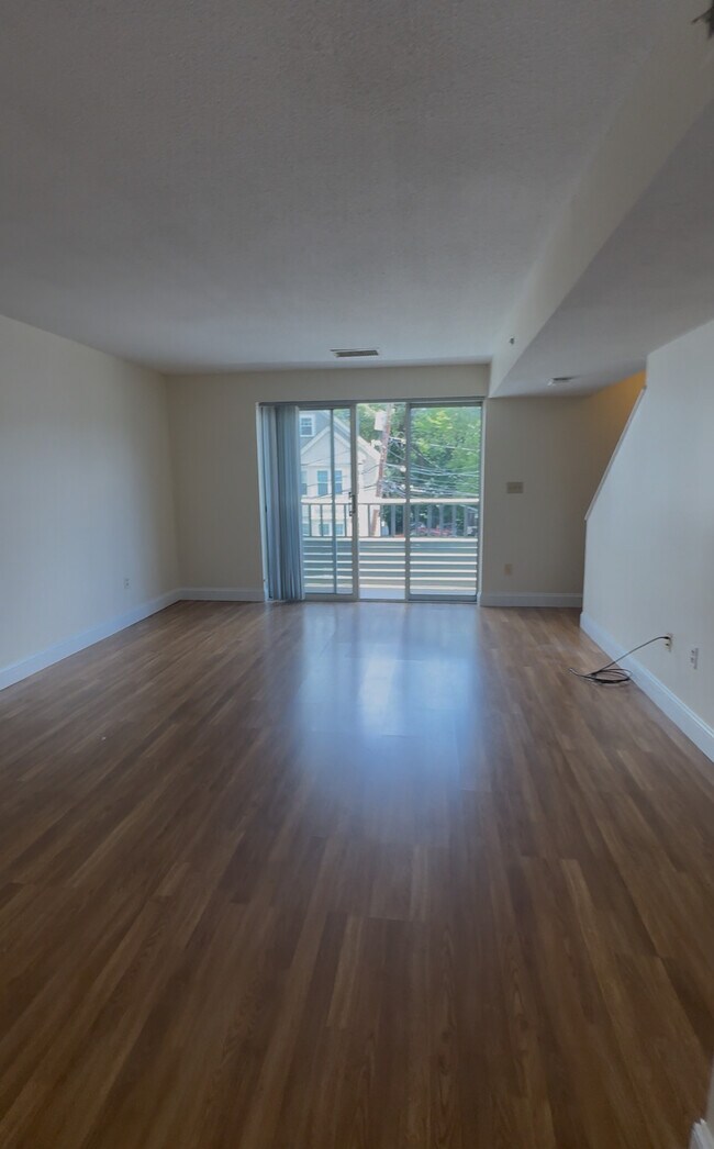 142 North Beacon St, Unit A1 in Boston, MA - Building Photo - Building Photo