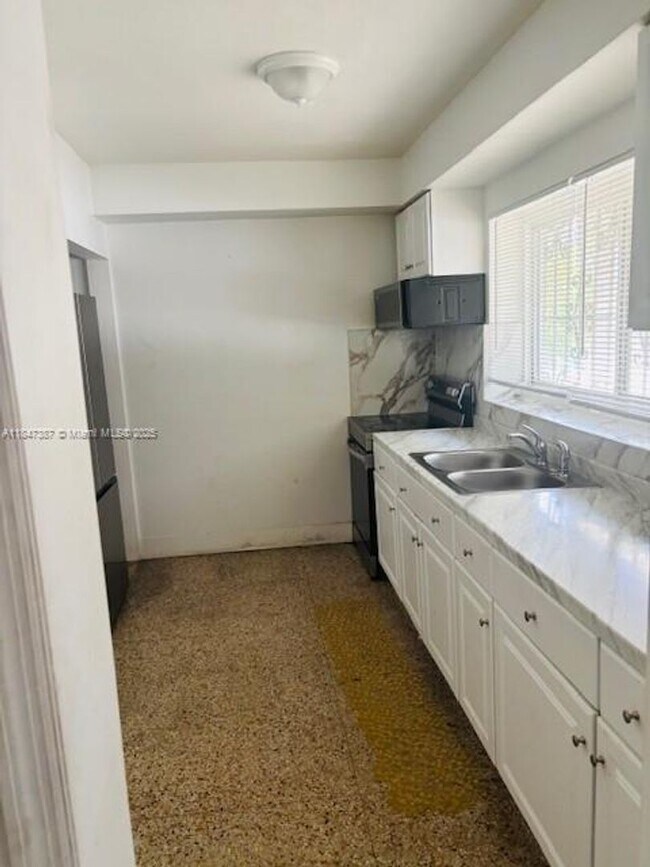 property at 4950 N Miami Ave