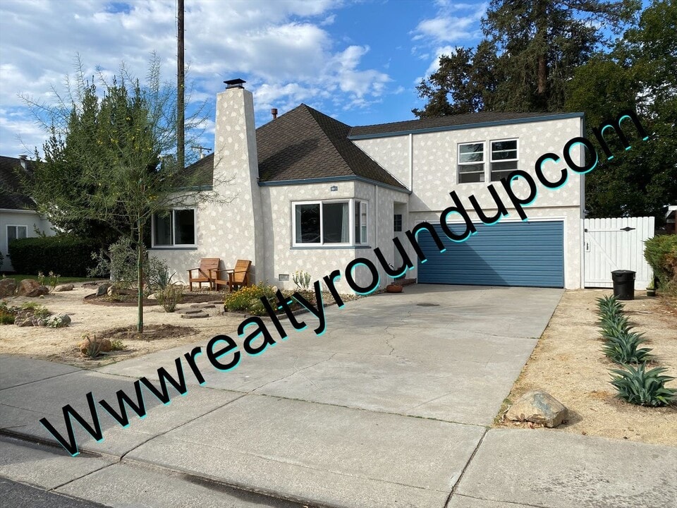 3011 Allston Way in Stockton, CA - Building Photo