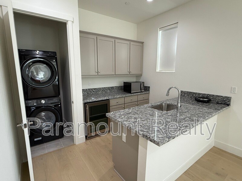 17306 Canutes Ct in Lathrop, CA - Building Photo