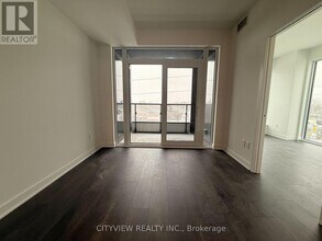 1007 The Queensway in Toronto, ON - Building Photo - Building Photo