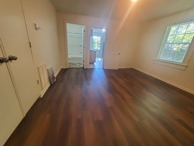 810 Lee St in Durham, NC - Building Photo - Building Photo