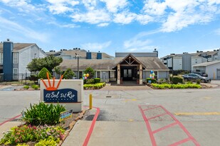 El Sol Del Rio in Houston, TX - Building Photo