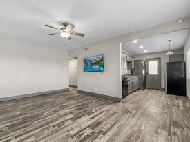 1805 Evelyn Ave in Henderson, NV - Building Photo