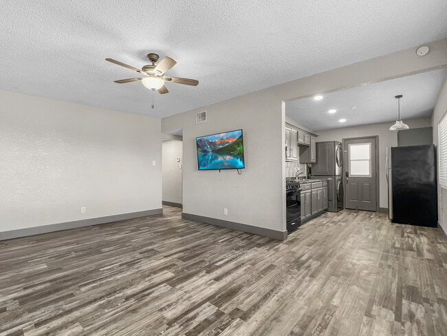 property at 1805 Evelyn Ave