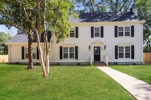 109 W Pecan Valley St in Collierville, TN - Building Photo