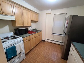 1758 Commonwealth Ave in Boston, MA - Building Photo - Building Photo