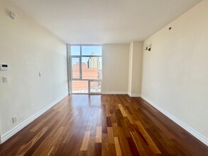 61-18-18 Austin St in Queens, NY - Building Photo - Building Photo