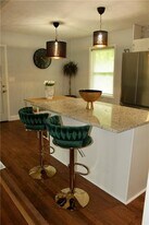 667 Tara Cir SE in Atlanta, GA - Building Photo