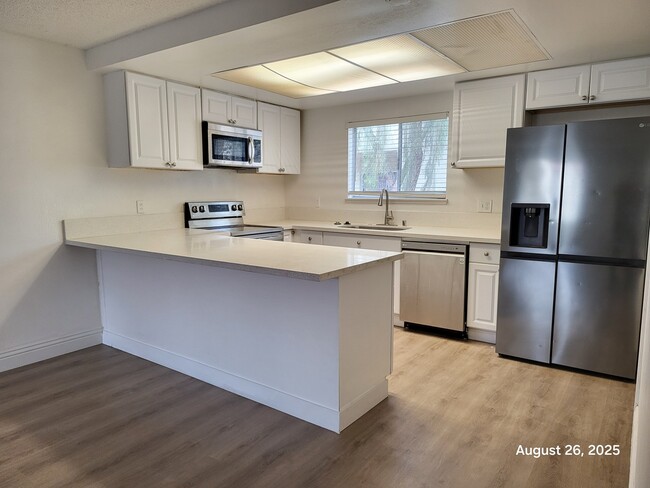 4530 Sparky Dr in Las Vegas, NV - Building Photo - Building Photo