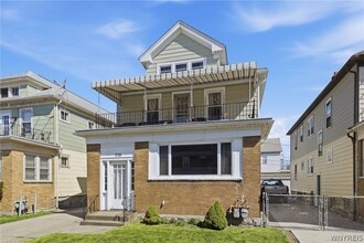 226 Tacoma Ave in Buffalo, NY - Building Photo - Building Photo