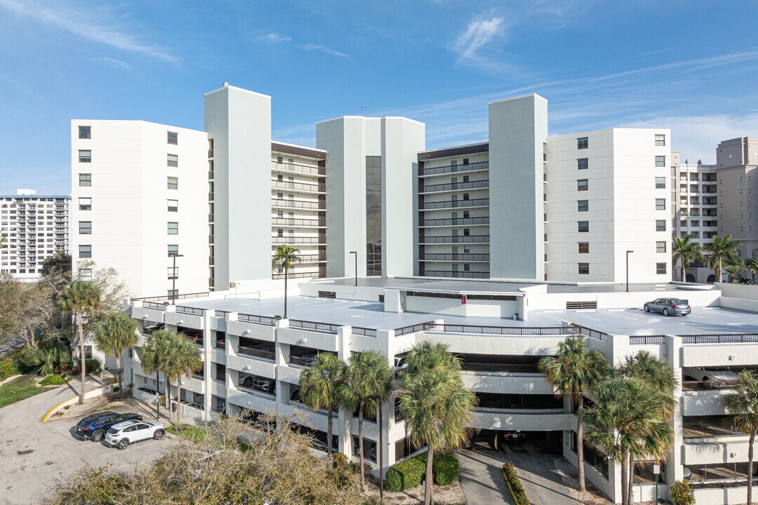 Voyager Condominium in Pompano Beach, FL - Building Photo