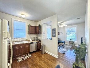 410 E Carson St in San Antonio, TX - Building Photo - Building Photo