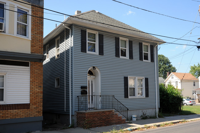 5 Drake St in Bound Brook, NJ - Foto de edificio - Building Photo