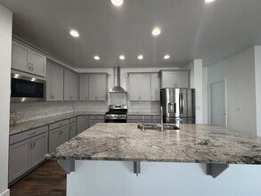 6354 Upland View Dr in South Jordan, UT - Building Photo - Building Photo