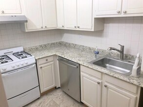 298 Harvard St, Unit 26 in Cambridge, MA - Building Photo - Building Photo