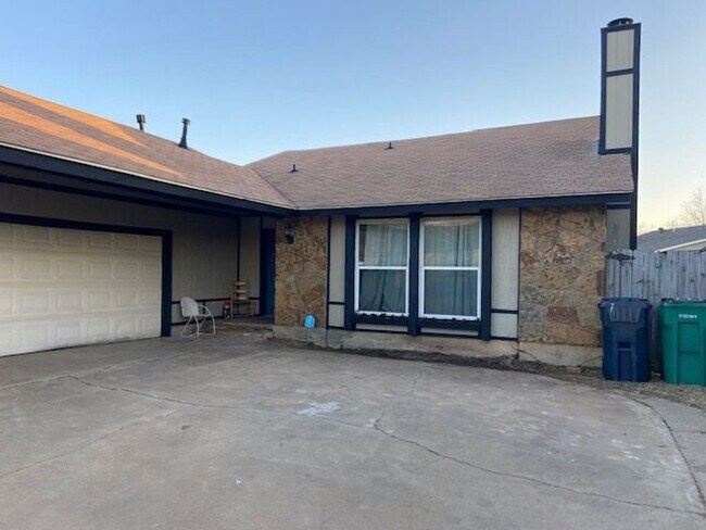 5408 Embers Dr in Oklahoma City, OK - Building Photo - Building Photo